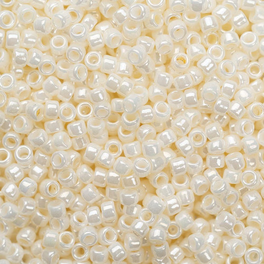 15/0 Toho Seed Beads #122 Opaque Lustered Navajo White 8-9g Vial